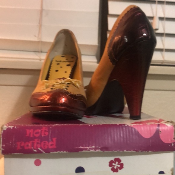 Heels - Picture 4 of 6